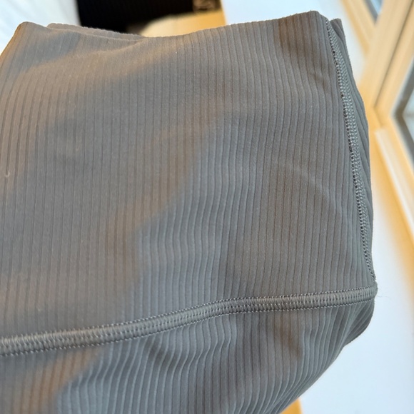 Lululemon align leggings - Picture 3 of 3